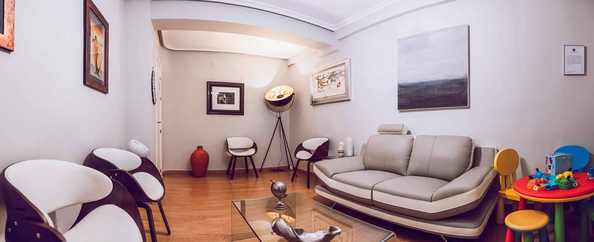Interior del centro de psiocología Ana María Rodróguez